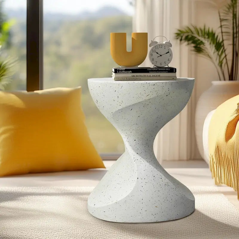 Table d'appoint en béton léger Hourglass