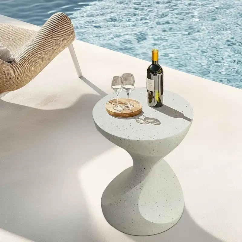 Table d'appoint en béton léger Hourglass