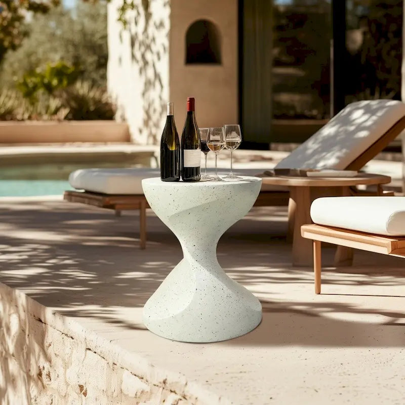 Table d'appoint en béton léger Hourglass