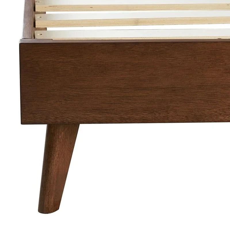 Lit plateforme moderne du milieu du siècle avec tête de lit capitonnée