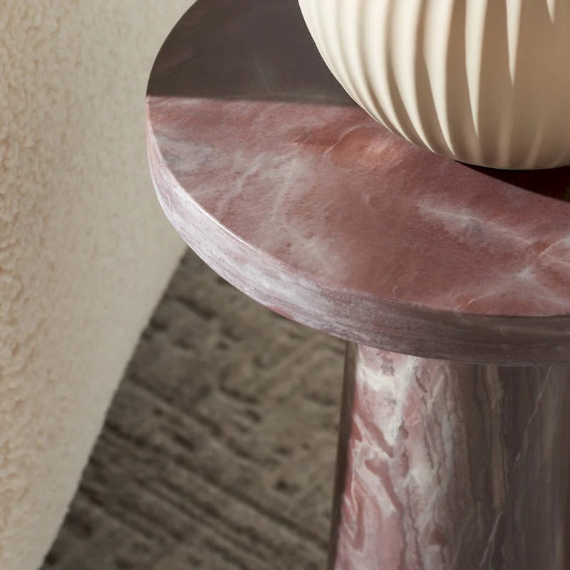 Table d'appoint ronde en marbre avec piédestal sculptural